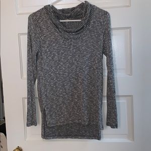 Thin loose neck sweater